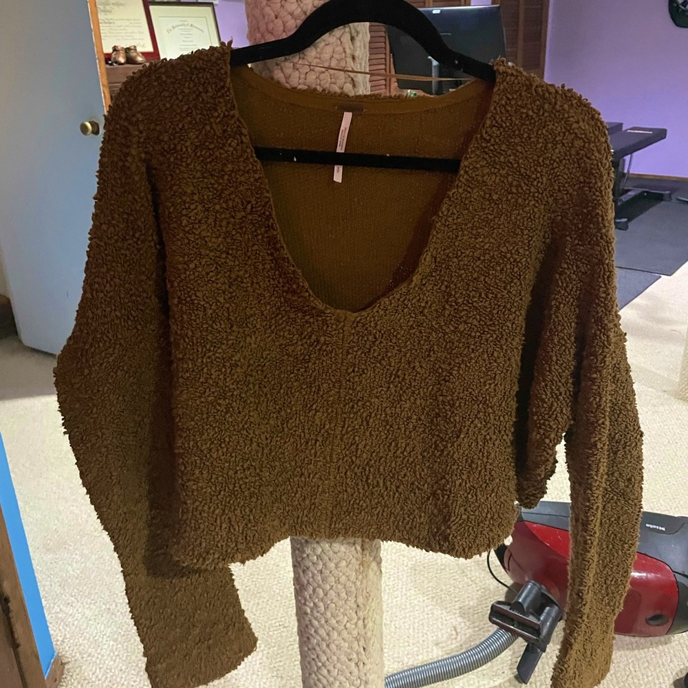 Free People cropped V neck sweater